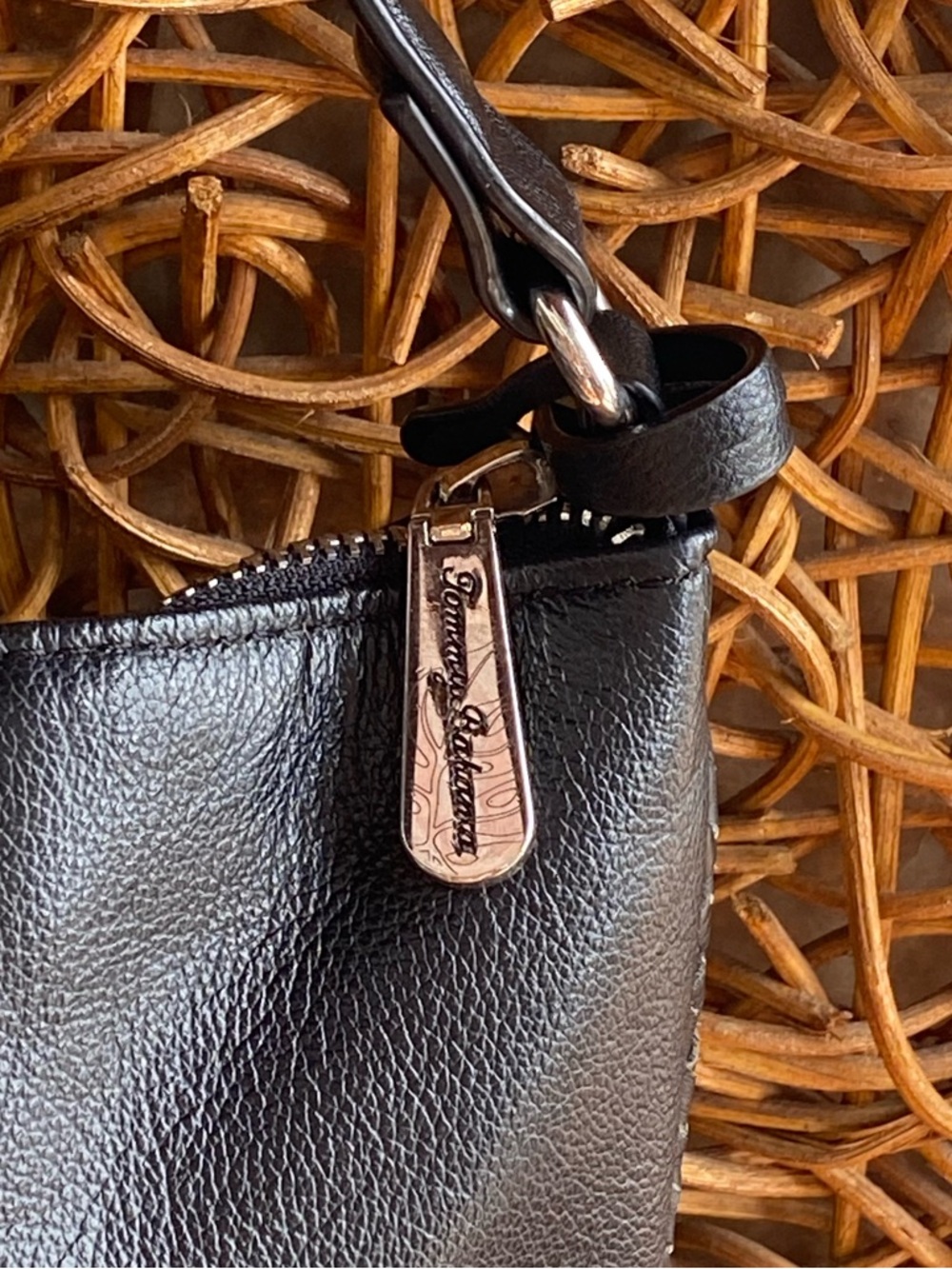 Tommy Bahama Classic Black Leather Shoulder Bag Timeless Everyday Style - Picture 9 of 11